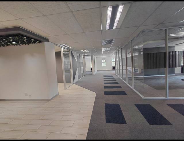 405M² OFFICE TO LET IN BRYANSTON